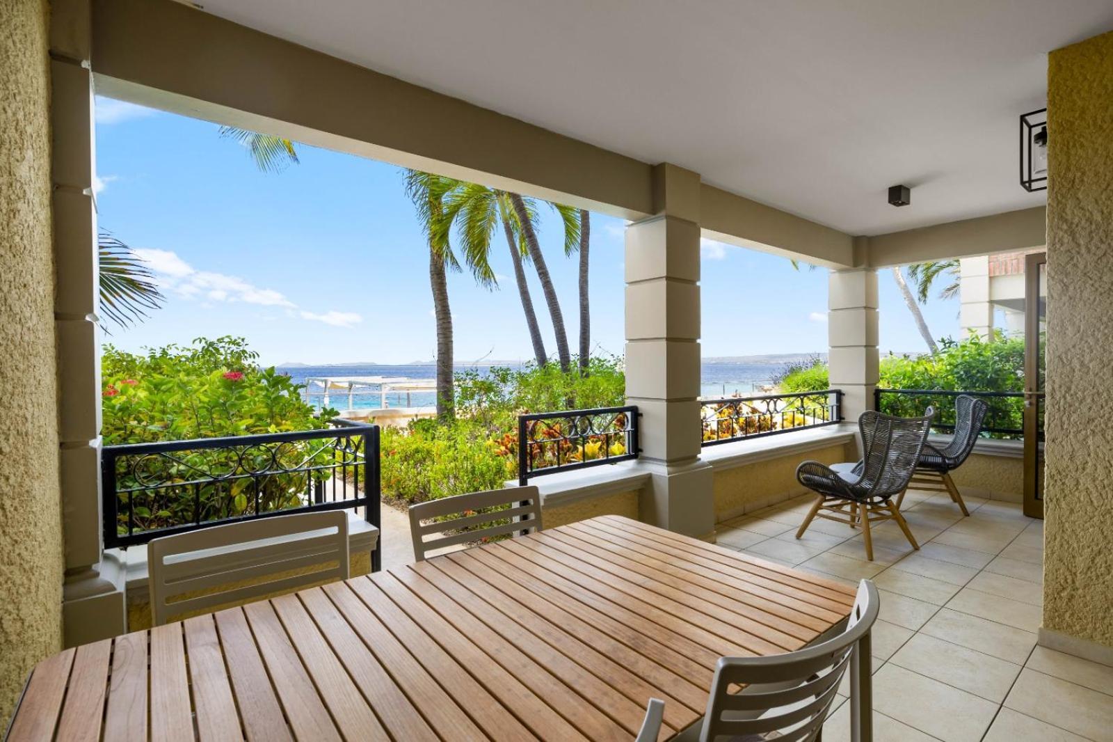 The Bellafonte - Luxury Oceanfront Hotel クラレンダイク エクステリア 写真